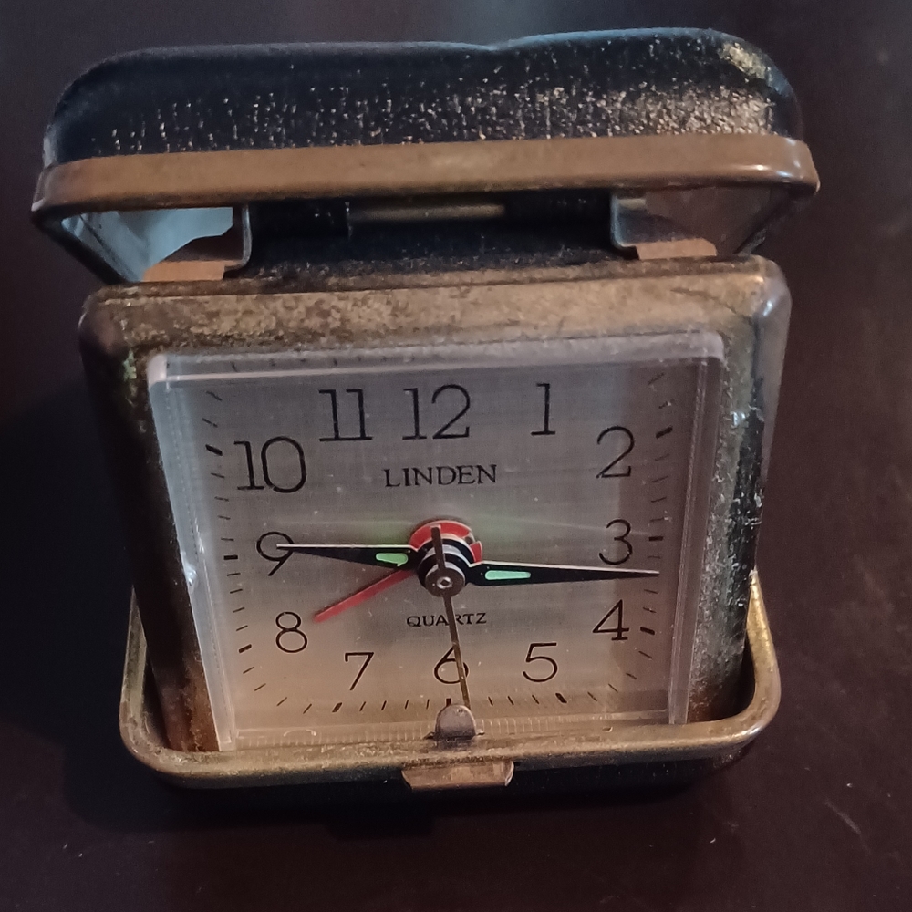 Linden vintage travel wind up travel clock